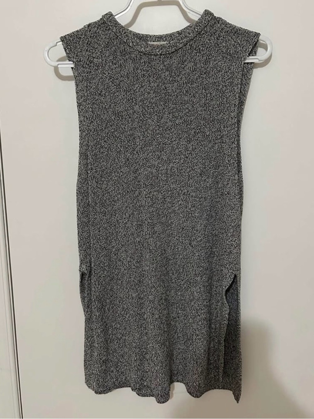 Wilfred Black & White Marled Knit Sleeveless Top